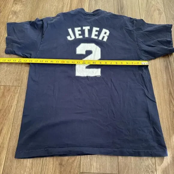Vintage 90s Derek Jeter New York Yankees Majestic Shirt - Picture 6 of 9